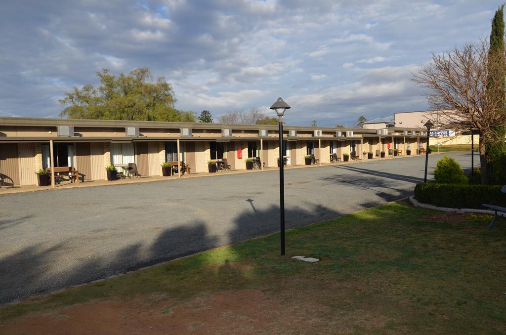 Warwick Motor Inn Екстер'єр фото